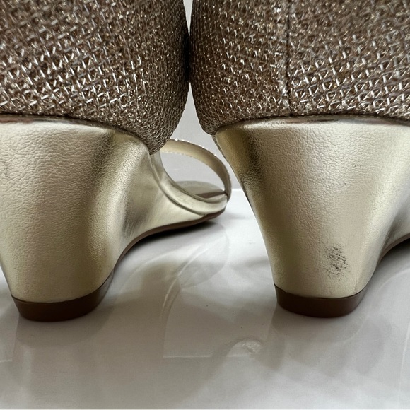 Dream Pairs Ingrid Size 10 Women’s Low Wedge Heel With Ankle Strap - Picture 9 of 10